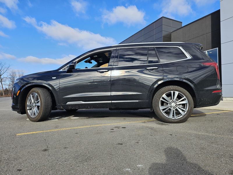 Used 2024 Cadillac XT6 AWD Premium LuxuryImage 8