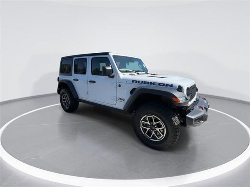 2025 Jeep Wrangler Unlimited Rubicon photo 2