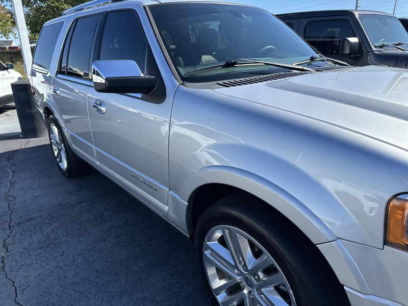 2017 Ford Expedition Platinum photo 4