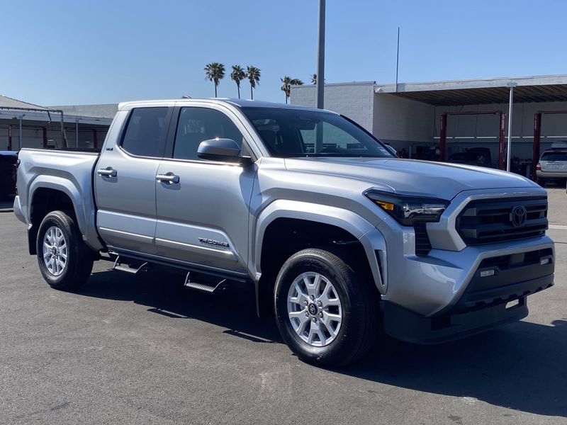 2025 Toyota Tacoma SR5Image 2