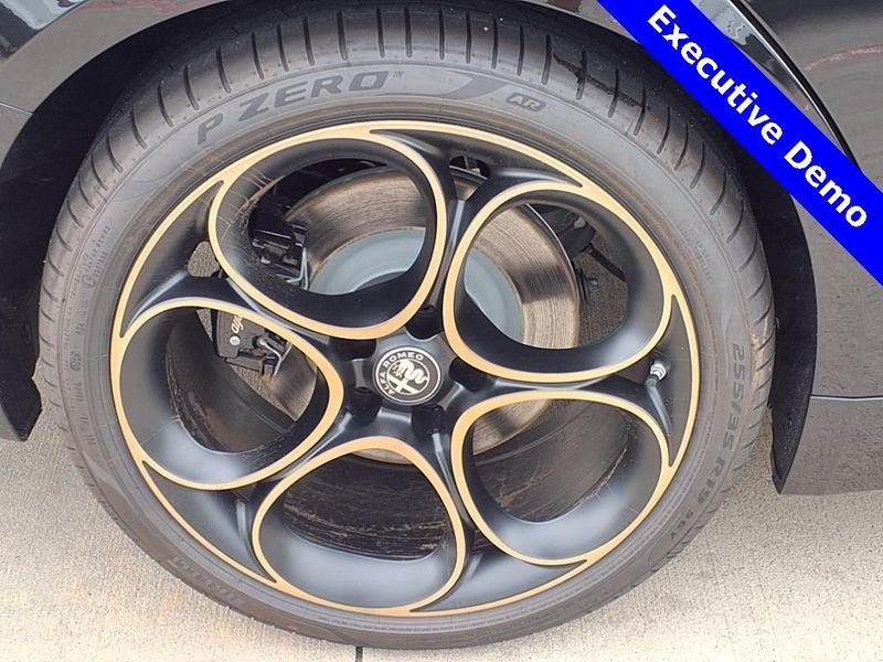 New 2025 Alfa Romeo Giulia Intensa RwdImage 6