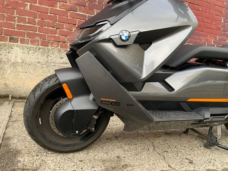 2023 BMW CE 04