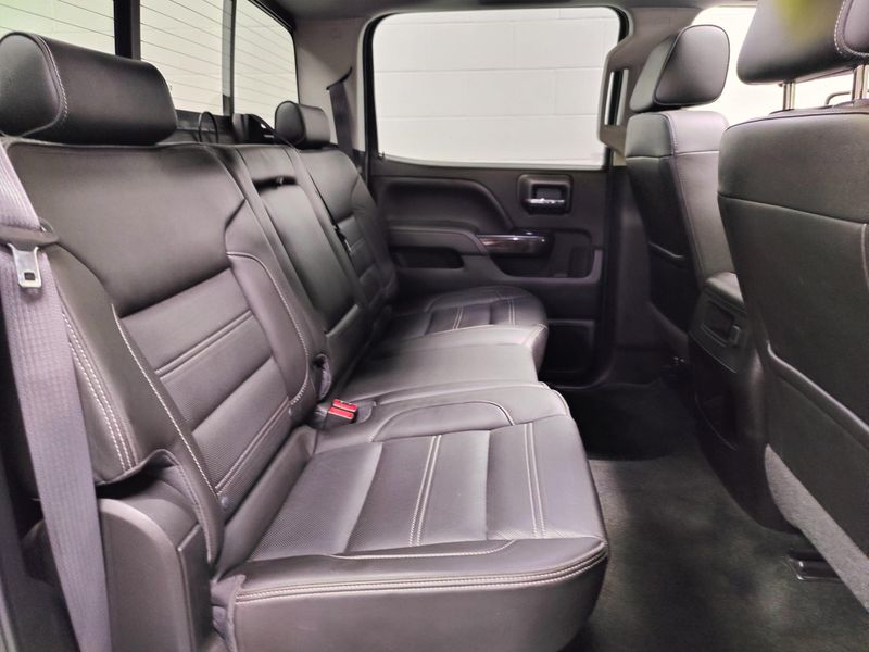 Used 2016 GMC Sierra 2500HD Denali Z71 4x4 Crew Cab w/SunroofImage 15