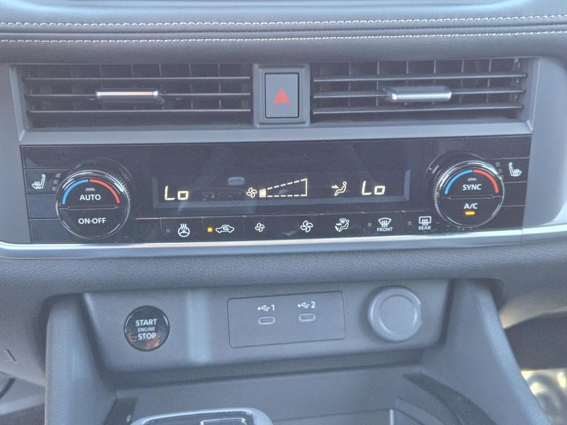 Used 2024 Nissan Rogue FWD SV