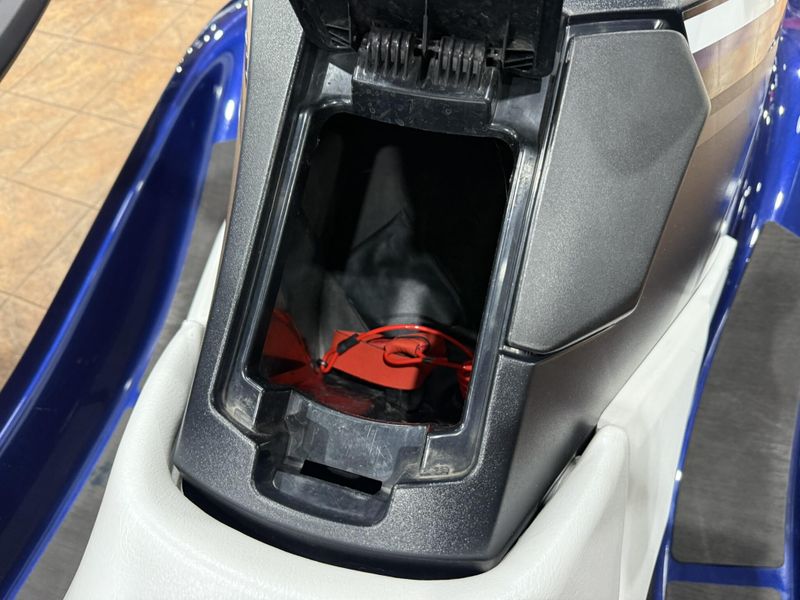 Used 2018 Yamaha EX SPORT-YACHT BLUE&sol;WHITE Image 10