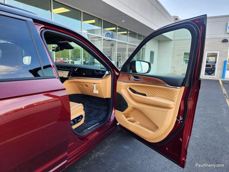 New 2026 Jeep Grand Cherokee Summit 4x4