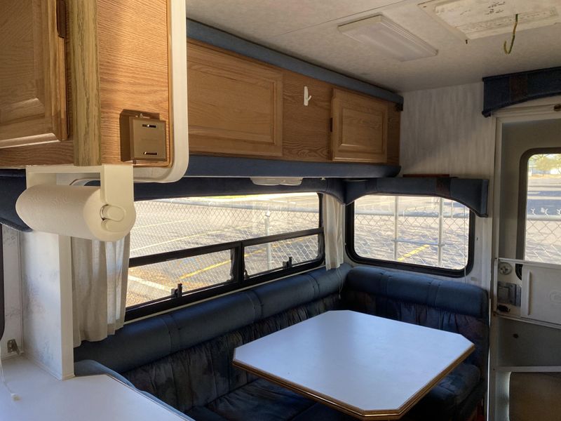 1994 LANCE 880 CAMPER Image 12