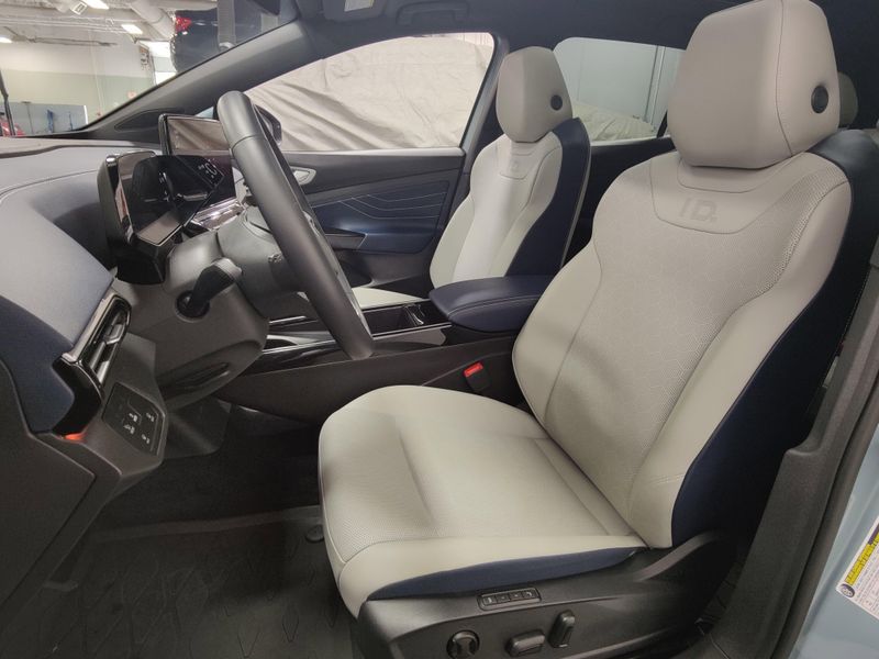 2024 Volkswagen ID.4 S w/Glass RoofImage 16