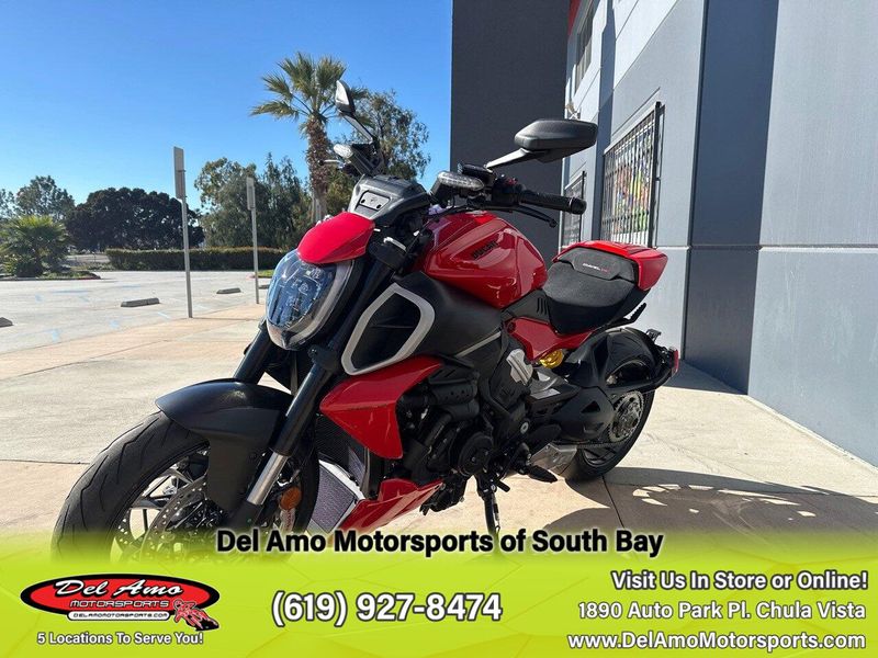 2024 Ducati DIAVEL V4  in a RED exterior color. Del Amo Motorsports of South Bay (619) 547-1937 delamomotorsports.com 