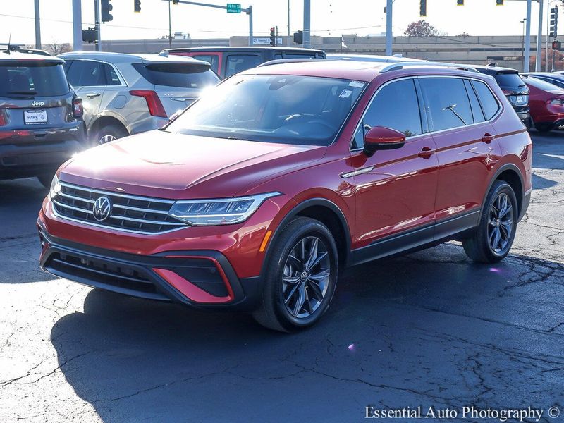2023 Volkswagen Tiguan SE photo 3