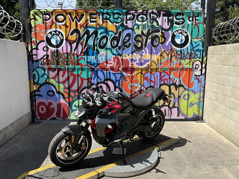 New 2026 BMW R 1300 R Image 8