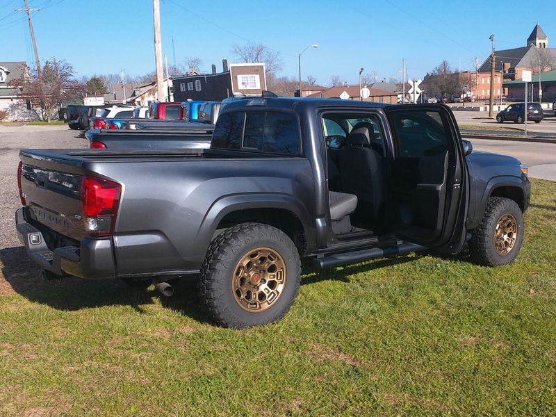 2021 Toyota Tacoma Image 10