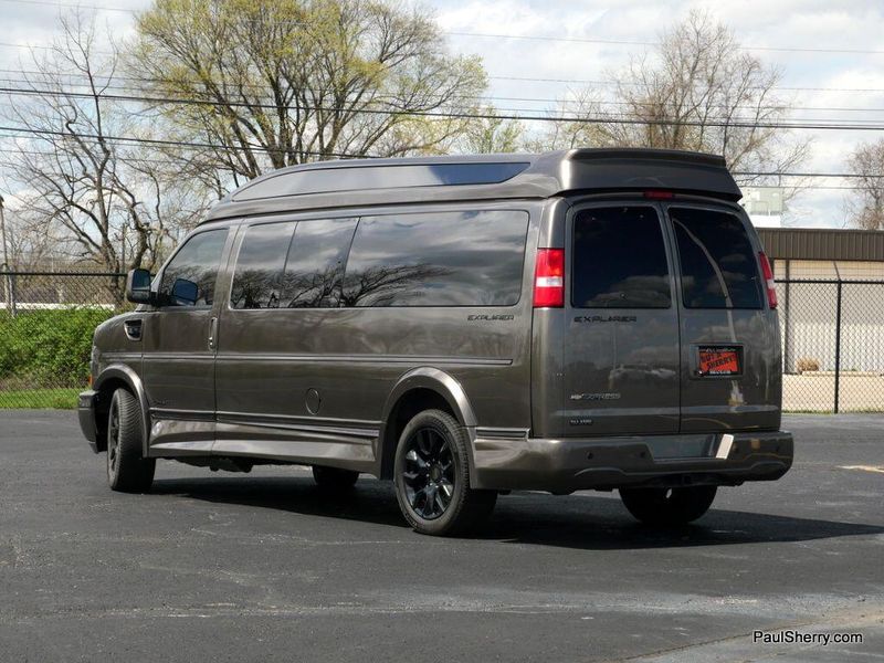 2023 Chevrolet Express Image 17