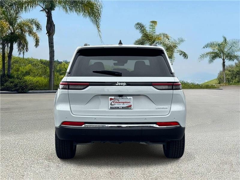 New 2026 Jeep Grand Cherokee Laredo 4x2