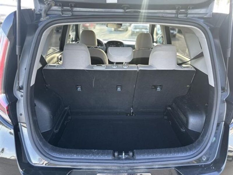 Used 2023 Kia Soul LXImage 9