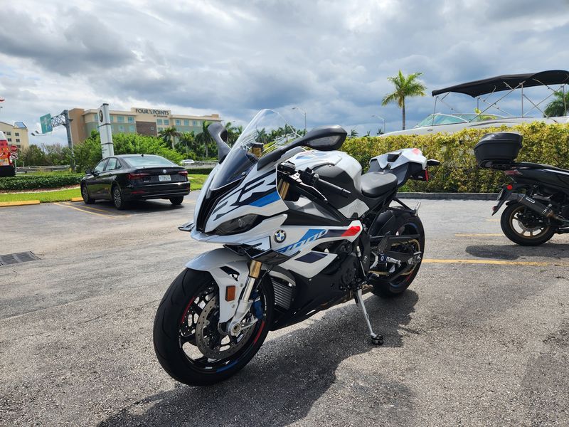 2024 BMW S 1000 RR Image 4