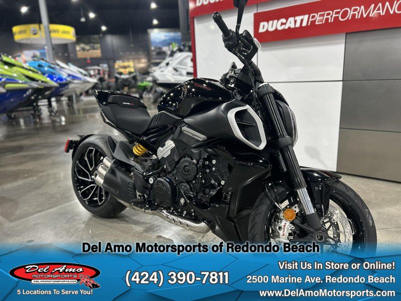 2024 Ducati DIAVEL V4 Image 3