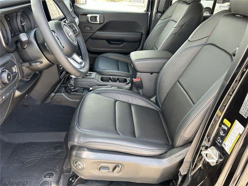 2024 Jeep Wrangler 4-door High Altitude 4xeImage 12