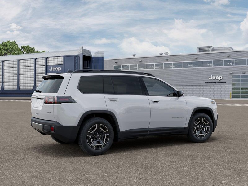 New 2026 Jeep Cherokee Laredo 4x4