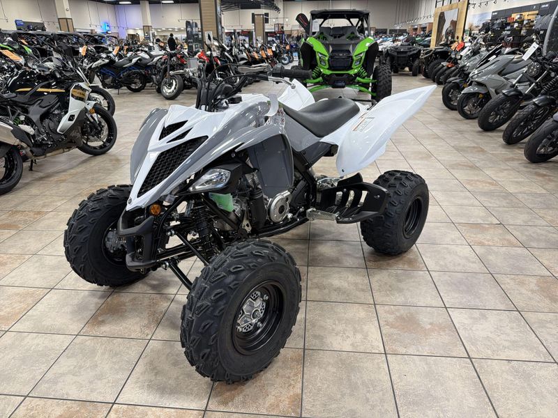 New 2026 Yamaha RAPTOR 700  in a ARMOR GREY exterior color. Vista Del Amo Motorsports 760-330-5665 delamomotorsports.com 