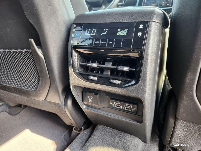 Used 2024 Jeep Grand Cherokee L Altitude