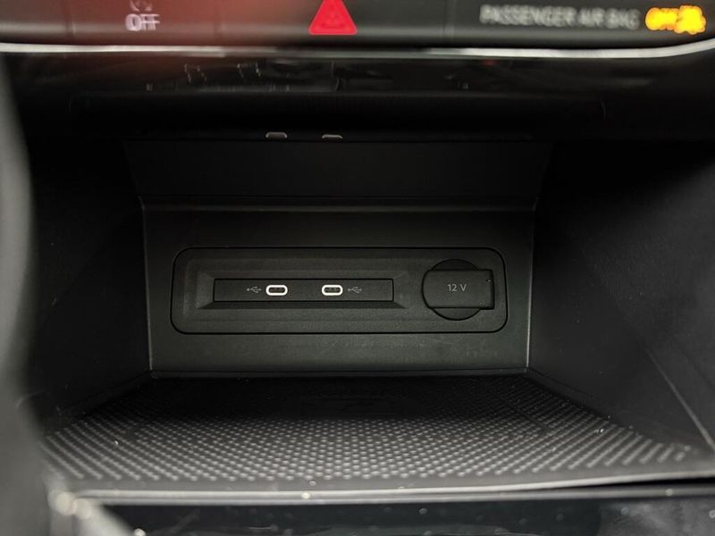 2023 Volkswagen Atlas Cross Sport 3.6L V6 SELImage 40