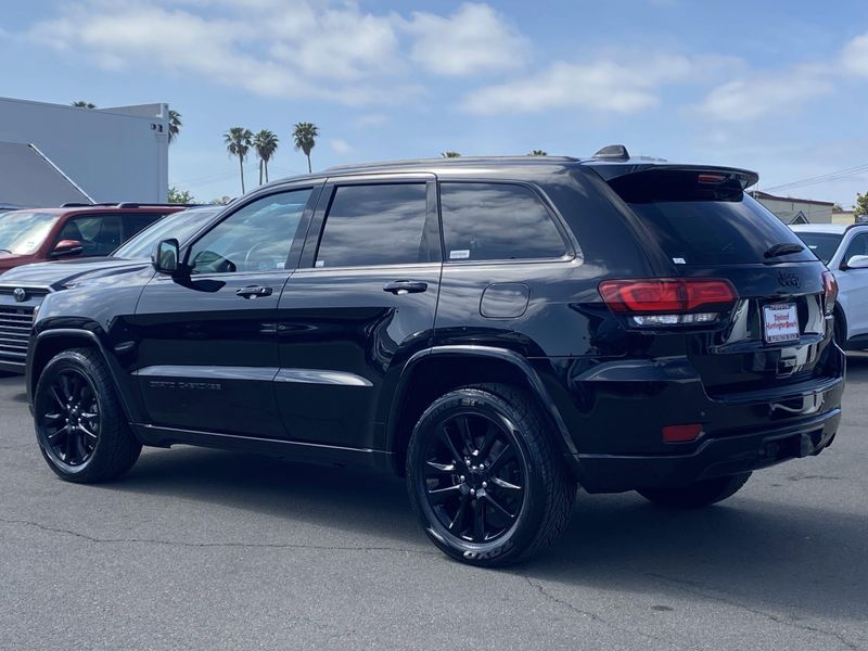 2017 Jeep Grand Cherokee AltitudeImage 6