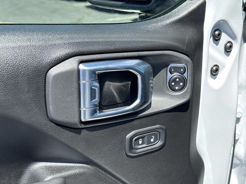 New 2026 Jeep Wrangler 4-door Rubicon