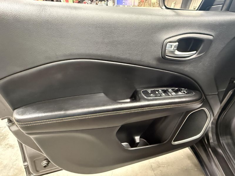 Used 2019 Jeep Compass LimitedImage 17