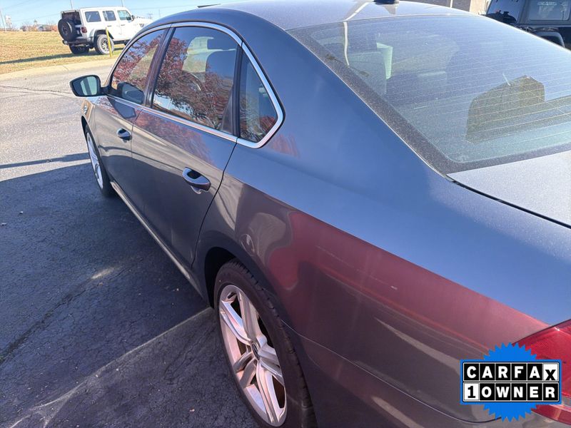 Used 2014 Volkswagen Passat TDI SE w/SunroofImage 9