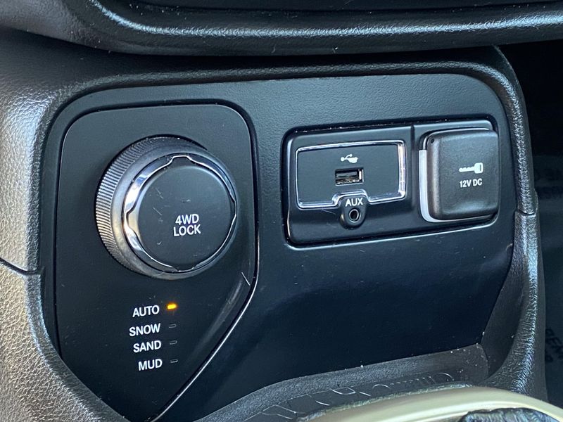 Used 2016 Jeep Renegade LatitudeImage 22