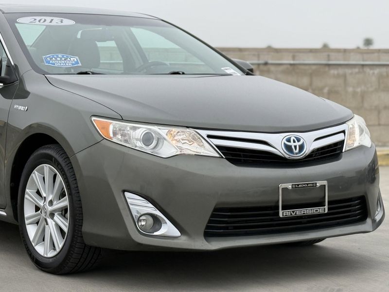 2013 Toyota Camry Hybrid XLEImage 3