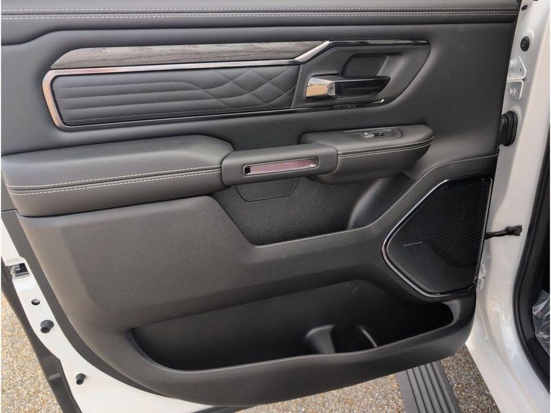 2025 RAM 1500 Limited Crew Cab 4x4 5