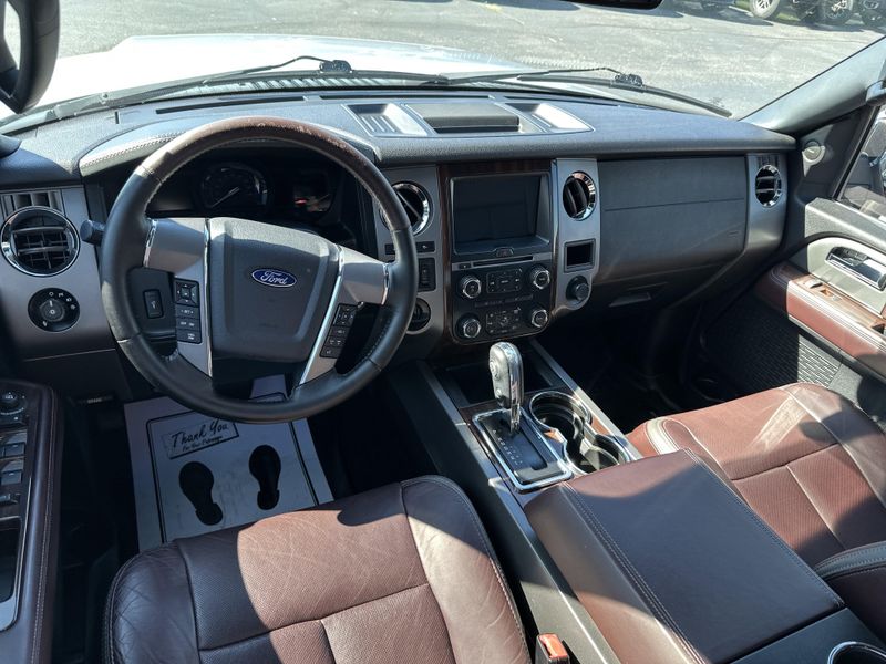 Used 2017 Ford Expedition PlatinumImage 24