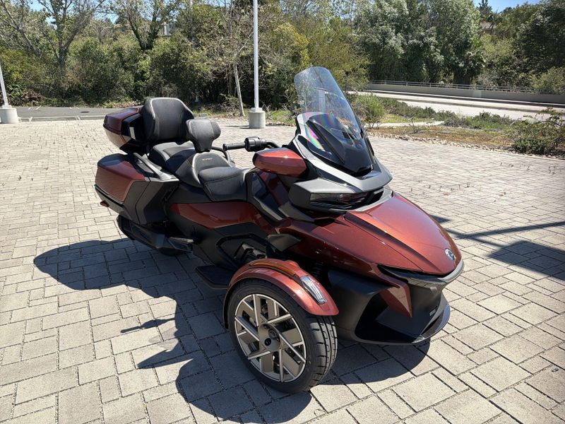 New 2026 Can-Am SPYDER RT SEA-TO-SKY (SE6) Image 11