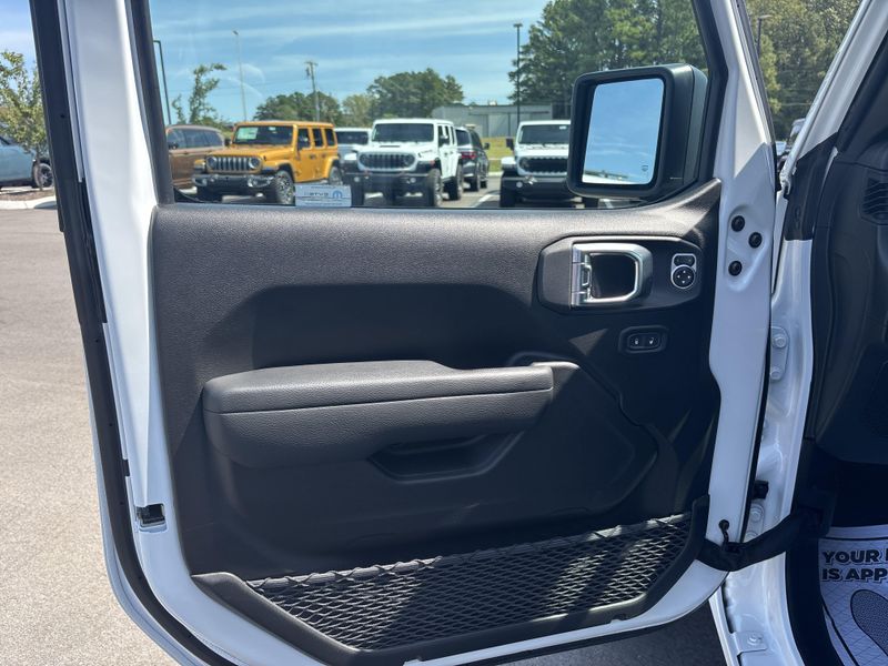 Used 2026 Jeep Wrangler Sport SImage 27