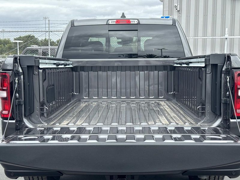 New 2026 RAM 1500 Big Horn Crew Cab 4x2 5'7' Box