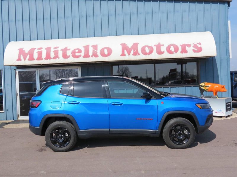 2023 Jeep Compass Trailhawk 4x4 4dr SUVImage 1