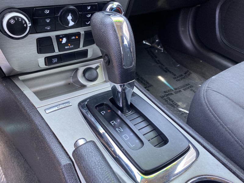 2011 Ford Fusion SEImage 22