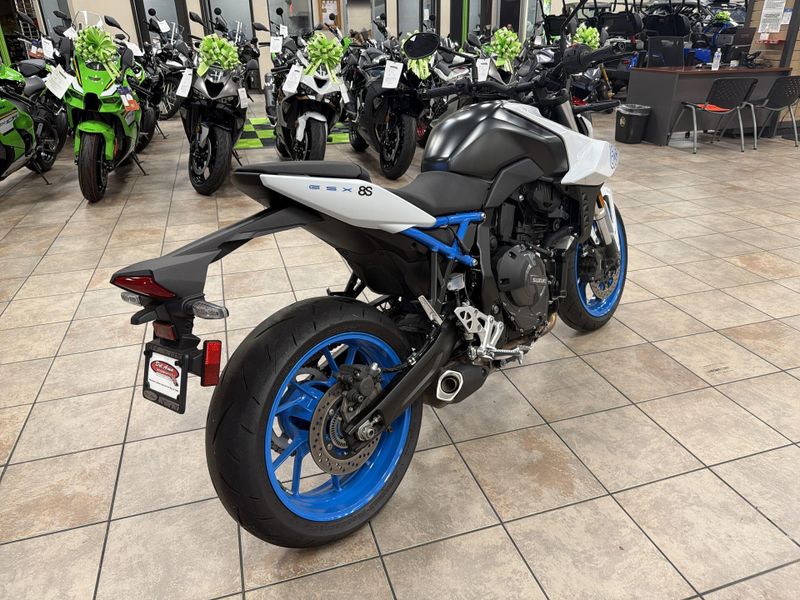 Used 2023 Suzuki GSX-8S Image 17