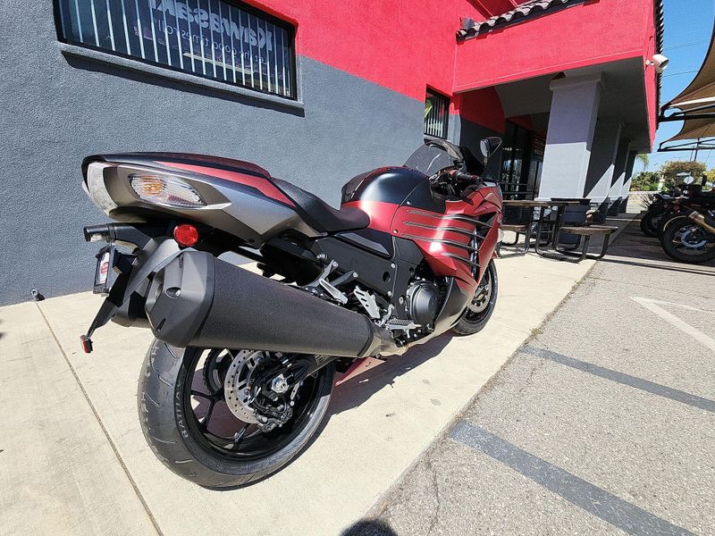 New 2025 Kawasaki NINJA ZX-14R ABS Image 12