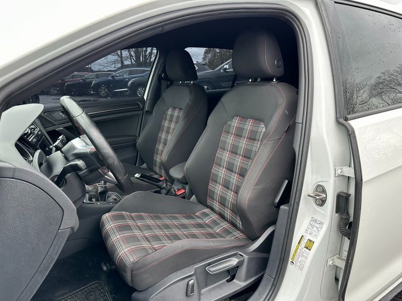 2019 Volkswagen Golf GTI 2.0T SImage 17