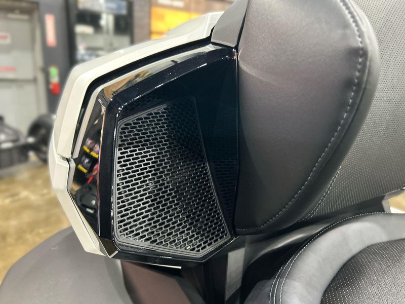 New 2026 Can-Am SPYDER RT SEA-TO-SKY (SE6) Image 31