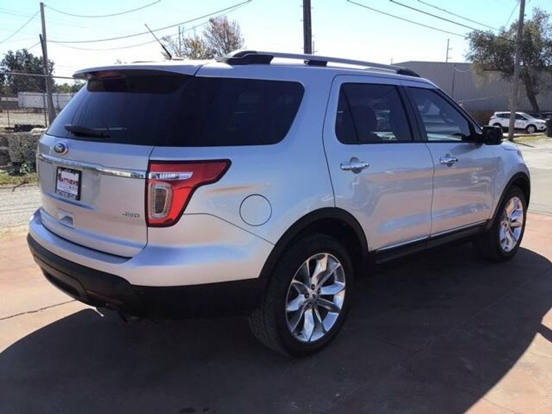 2015 Ford Explorer XLTImage 5