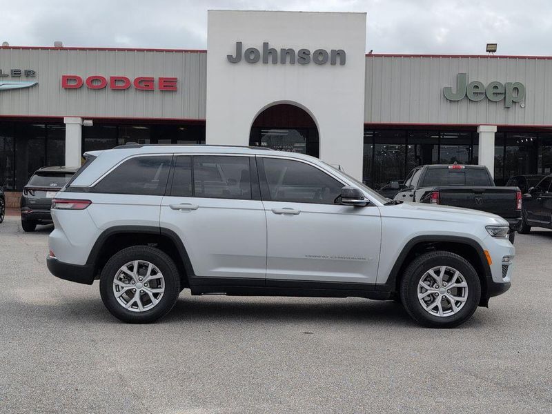 2022 Jeep Grand Cherokee LimitedImage 2