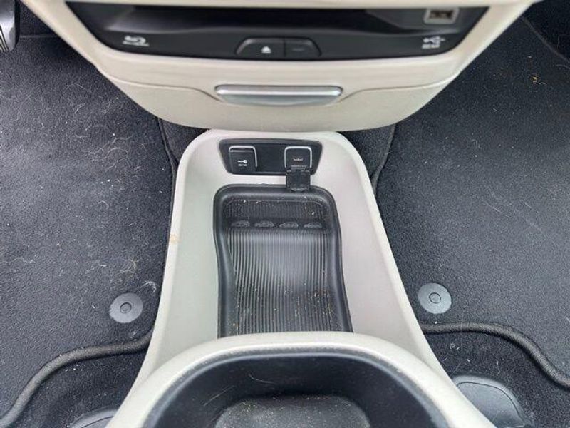 2018 Chrysler Pacifica Hybrid Limited