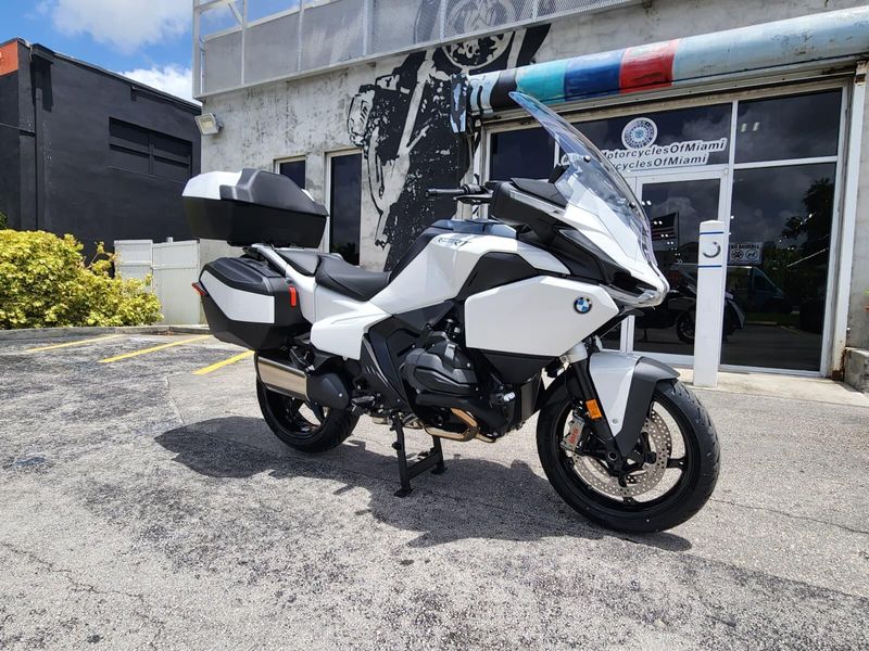 2026 BMW R 1300 RTImage 10