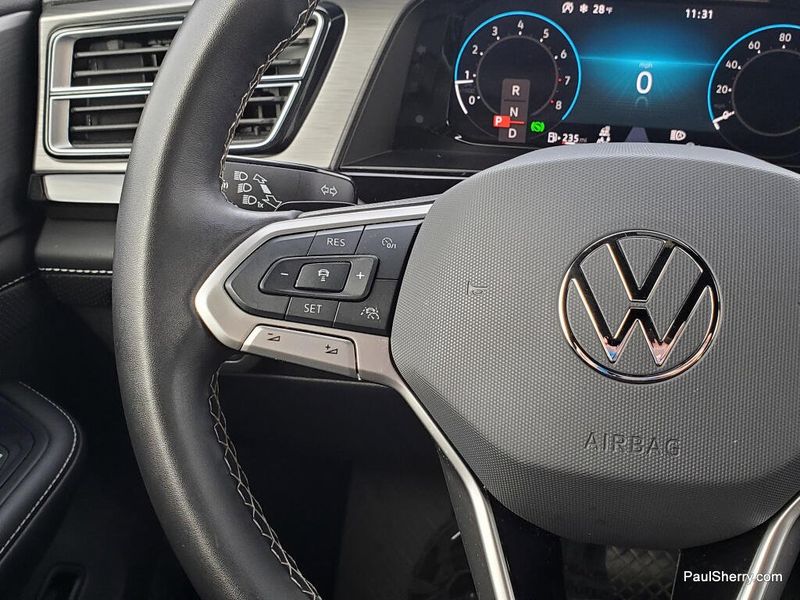 Used 2025 Volkswagen Atlas Cross Sport 2.0T SE w/Technology