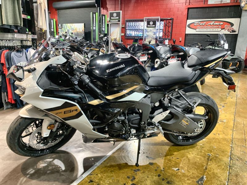 New 2026 Kawasaki NINJA ZX-6R ABS Image 5