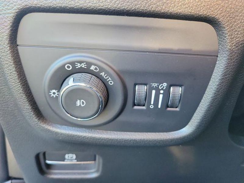 New 2026 Jeep Grand Cherokee Limited 4x2